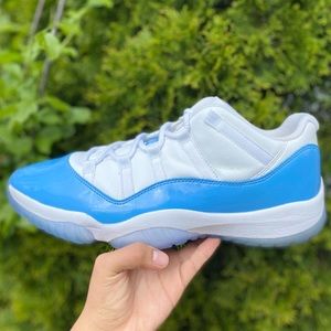 Jordan 11 UNC